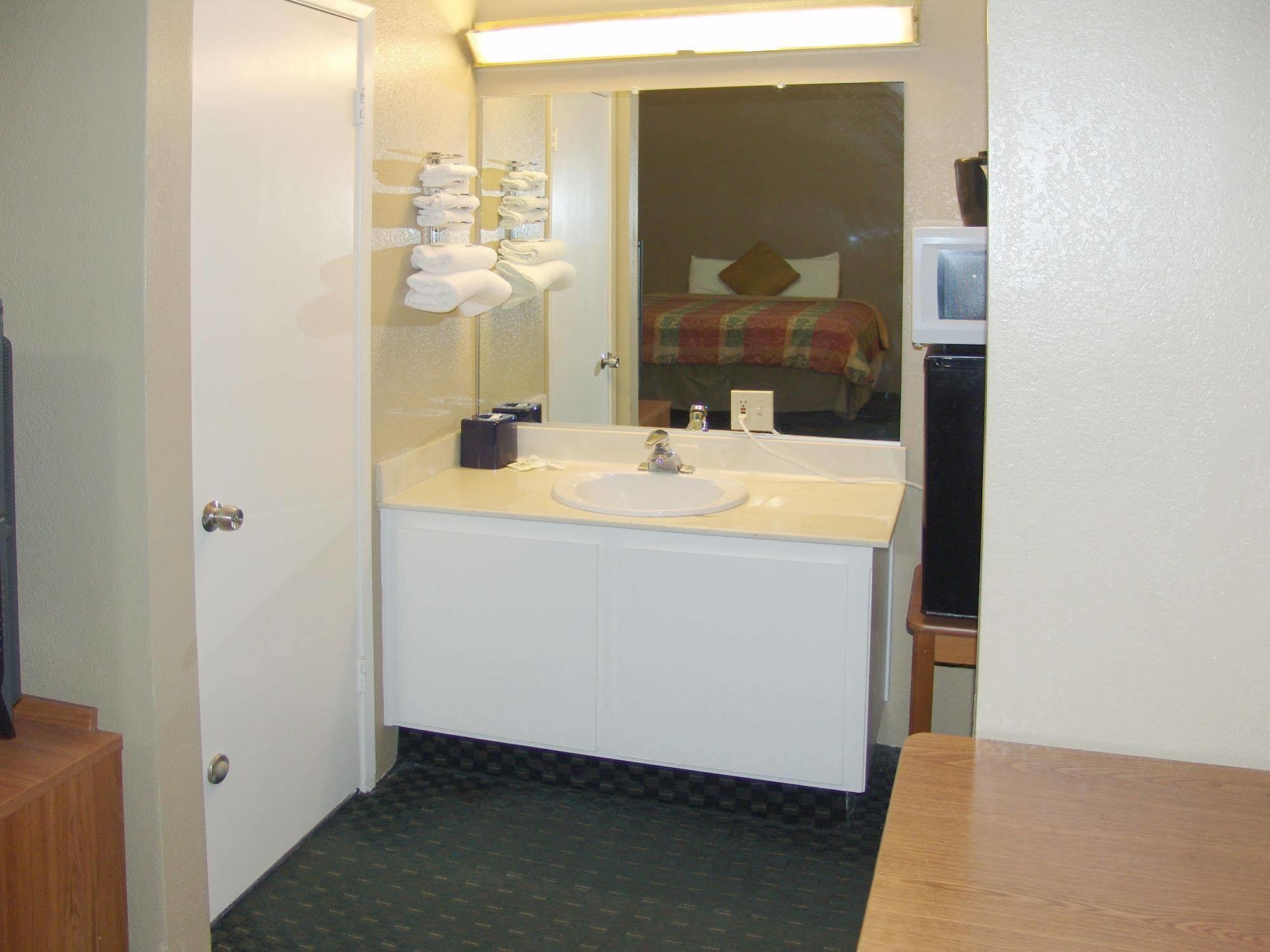 Holland Inn And Suites Тафт Екстер'єр фото
